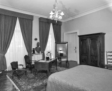 Chambre à l'ouest du grand salon, vue de l'angle nord-ouest. © Région Bourgogne-Franche-Comté, Inventaire du patrimoine