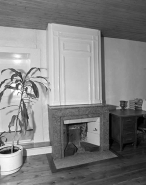 La cheminée de la chambre servant de lingerie. © Région Bourgogne-Franche-Comté, Inventaire du patrimoine