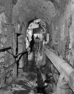 Conduit hydraulique des infirmeries vu depuis l'entrée. © Région Bourgogne-Franche-Comté, Inventaire du patrimoine