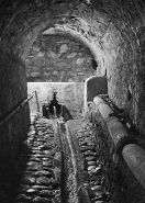 Conduit hydraulique des infirmeries, vue de la source. © Région Bourgogne-Franche-Comté, Inventaire du patrimoine
