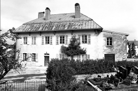 Façade antérieure vue depuis le cimetière. © Région Bourgogne-Franche-Comté, Inventaire du patrimoine