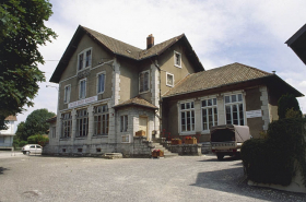 Façade antérieure depuis l'ouest. © Région Bourgogne-Franche-Comté, Inventaire du patrimoine