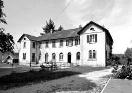 Vue de trois quarts droite. © Région Bourgogne-Franche-Comté, Inventaire du patrimoine