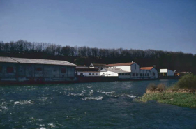 Vue d'ensemble depuis la rive droite. © Région Bourgogne-Franche-Comté, Inventaire du patrimoine