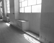 Atelier outillage-entretien mécanique. Vue intérieure des anciennes ouvertures. © Région Bourgogne-Franche-Comté, Inventaire du patrimoine