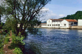 Vue générale depuis la rive droite. Vue rapprochée. © Région Bourgogne-Franche-Comté, Inventaire du patrimoine