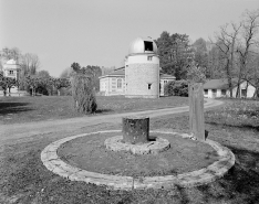 Partie nord : vue d'ensemble vers l'astrographe, depuis l'entrée au sud. © Région Bourgogne-Franche-Comté, Inventaire du patrimoine