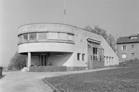 Partie nord : vue rapprochée de la station météorologique. © Région Bourgogne-Franche-Comté, Inventaire du patrimoine