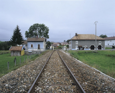 Vue d'ensemble depuis la voie, au sud. © Région Bourgogne-Franche-Comté, Inventaire du patrimoine