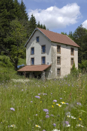 Le moulin vu de trois quarts. © Région Bourgogne-Franche-Comté, Inventaire du patrimoine