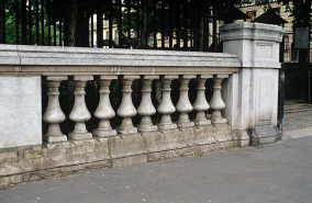 Balustrade et entrée rue Saint-Martin. © Région Bourgogne-Franche-Comté, Inventaire du patrimoine