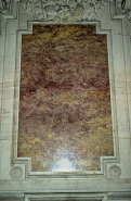 Le grand vestibule : table en brocatelle violette de Chassal (Jura). © Région Bourgogne-Franche-Comté, Inventaire du patrimoine