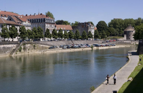 Vue d'ensemble depuis la rive gauche, en aval. © Région Bourgogne-Franche-Comté, Inventaire du patrimoine