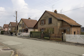 Alignement de quatre maisons (côté pair). © Région Bourgogne-Franche-Comté, Inventaire du patrimoine