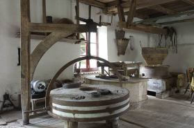 La chambre des meules du moulin à farine. © Région Bourgogne-Franche-Comté, Inventaire du patrimoine