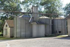 Silos métalliques. © Région Bourgogne-Franche-Comté, Inventaire du patrimoine