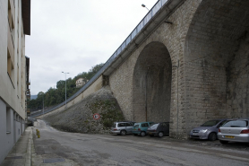 Jonction entre le perré et la première arcade. © Région Bourgogne-Franche-Comté, Inventaire du patrimoine