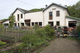 Chai et atelier de fabrication. Vue d'ensemble depuis le sud-est. © Région Bourgogne-Franche-Comté, Inventaire du patrimoine