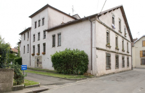 Façade postérieure vue de trois quarts. © Région Bourgogne-Franche-Comté, Inventaire du patrimoine