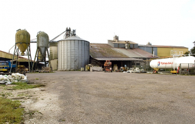 Vue arrière des bâtiments. © Région Bourgogne-Franche-Comté, Inventaire du patrimoine