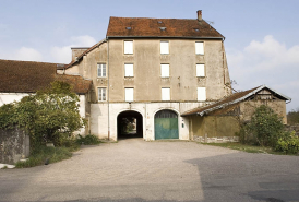 Façade antérieure vue de face. © Région Bourgogne-Franche-Comté, Inventaire du patrimoine