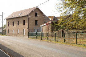 Vue d'ensemble depuis le nord-est. © Région Bourgogne-Franche-Comté, Inventaire du patrimoine