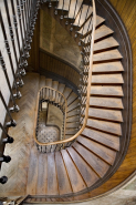 Vue d'ensemble de l'escalier principal depuis le dernier palier. © Région Bourgogne-Franche-Comté, Inventaire du patrimoine