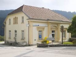 Façade antérieure et façade latérale gauche. © Région Bourgogne-Franche-Comté, Inventaire du patrimoine