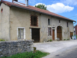 Façade antérieure vue de trois quarts. © Région Bourgogne-Franche-Comté, Inventaire du patrimoine