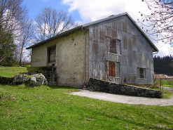 Pignon sud-ouest et façade latérale vus de trois quarts. © Région Bourgogne-Franche-Comté, Inventaire du patrimoine