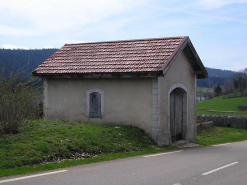 Vue de trois quarts sur façades latérale et antérieure. © Région Bourgogne-Franche-Comté, Inventaire du patrimoine