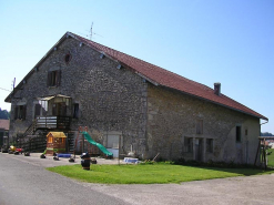 Vue générale de trois quarts. © Région Bourgogne-Franche-Comté, Inventaire du patrimoine