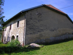 Pignon nord-est et façade antérieure vus de trois quarts. © Région Bourgogne-Franche-Comté, Inventaire du patrimoine