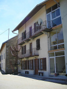 Façade antérieure vue de trois quarts. © Région Bourgogne-Franche-Comté, Inventaire du patrimoine