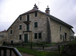 Façades antérieure et latérale vues de trois quarts. © Région Bourgogne-Franche-Comté, Inventaire du patrimoine