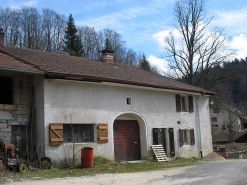 Façade antérieure vue de trois quarts. © Région Bourgogne-Franche-Comté, Inventaire du patrimoine