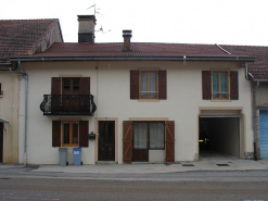 Vue générale de la façade antérieure. © Région Bourgogne-Franche-Comté, Inventaire du patrimoine