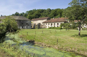 Vue d'ensemble depuis le nord-ouest. © Région Bourgogne-Franche-Comté, Inventaire du patrimoine