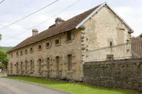 Logement ouvrier est bordant la rue. © Région Bourgogne-Franche-Comté, Inventaire du patrimoine