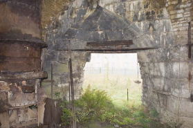 Cubilot est et embrasure appareillée (vestige du haut fourneau). © Région Bourgogne-Franche-Comté, Inventaire du patrimoine