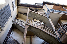 Détail de l'escalier à cage ouverte. © Région Bourgogne-Franche-Comté, Inventaire du Patrimoine