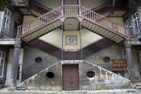 Vue d'ensemble de l'escalier à cage ouverte, de face. © Région Bourgogne-Franche-Comté, Inventaire du Patrimoine