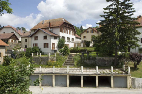 Vue générale depuis le route des Alpes. © Région Bourgogne-Franche-Comté, Inventaire du patrimoine