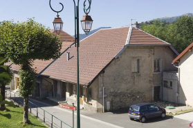 Façade antérieure et façade latérale droite. © Région Bourgogne-Franche-Comté, Inventaire du patrimoine