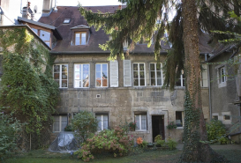 Vue d'ensemble de la façade postérieure du logis secondaire. © Région Bourgogne-Franche-Comté, Inventaire du Patrimoine