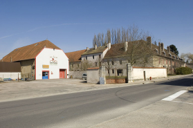 Vue d'ensemble depuis le sud-ouest. © Région Bourgogne-Franche-Comté, Inventaire du patrimoine