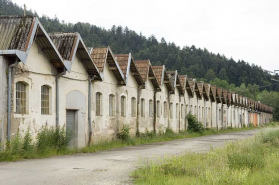 Atelier de fabrication. Alignement de pignons de sheds. © Région Bourgogne-Franche-Comté, Inventaire du patrimoine