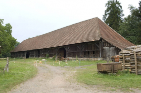 Vue de trois quarts de la halle à charbon. © Région Bourgogne-Franche-Comté, Inventaire du patrimoine