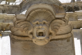 Borne-fontaine : détailde la sculpture. © Région Bourgogne-Franche-Comté, Inventaire du Patrimoine