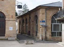 La façade vue de trois quart droit. © Région Bourgogne-Franche-Comté, Inventaire du patrimoine